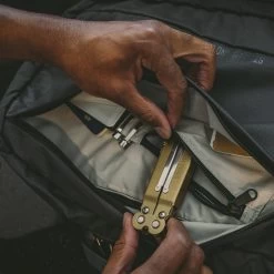 SOG Surrept 12 CS Reversible Carry System -Professional Outdoor Equipment Store 12det2 68655.1610644376