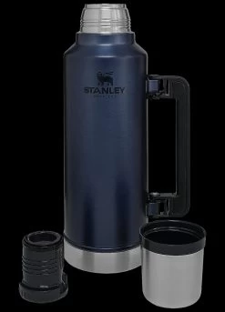 STANLEY CLASSIC LEGENDARY BOTTLE 1.9L 13 STANLEY CLASSIC LEGENDARY BOTTLE 1.9L -Professional Outdoor Equipment Store BMC 10 07934 039.2 34438.1692363829