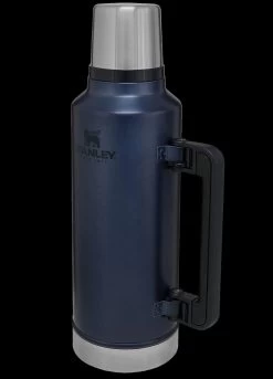 STANLEY CLASSIC LEGENDARY BOTTLE 1.9L 9 STANLEY CLASSIC LEGENDARY BOTTLE 1.9L -Professional Outdoor Equipment Store BMC 10 07934 039 82619.1692363829