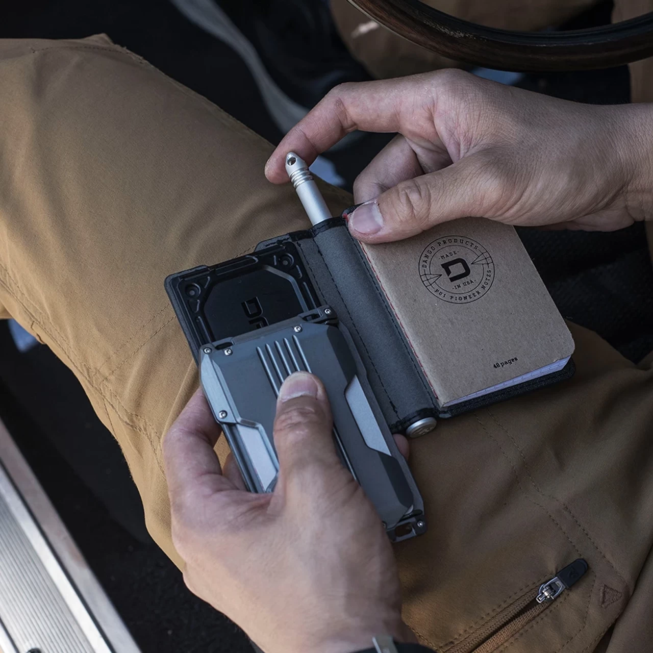 Dango A10 Adapt Bifold 5 Dango A10 Adapt Bifold - Image 3