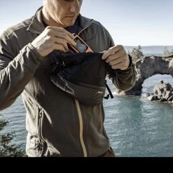 Matador Freerain Waterproof Packable Hip Pack 13 Matador Freerain Waterproof Packable Hip Pack -Professional Outdoor Equipment Store MAT FRHP001BKdet2 96433.1634131933