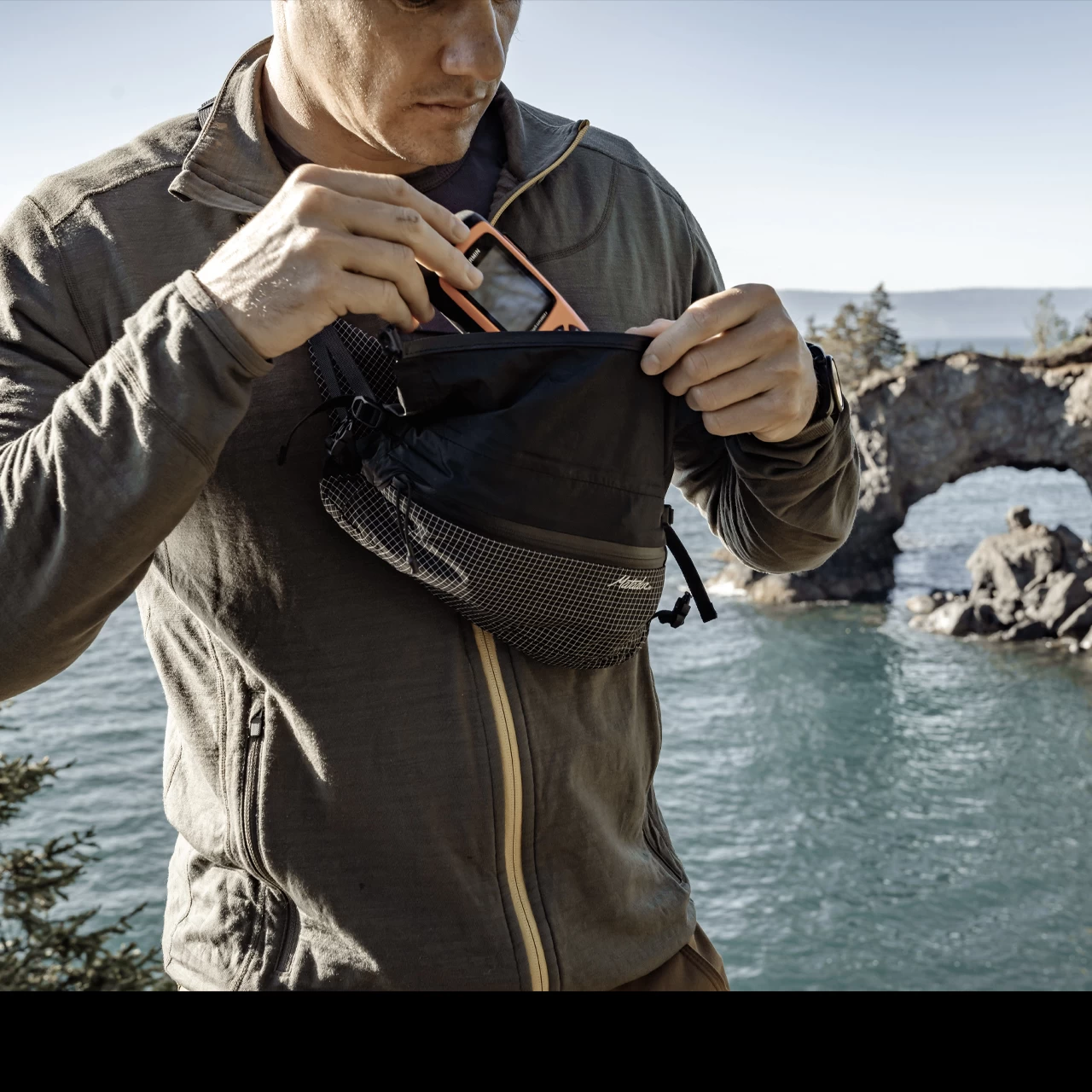 Matador Freerain Waterproof Packable Hip Pack 7 Matador Freerain Waterproof Packable Hip Pack - Image 5